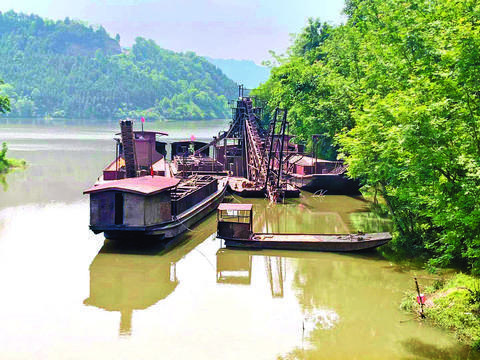 曝光后仍然屡禁不止达川区桥湾村民希望强力整治巴河乱采砂行为