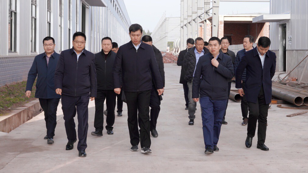 张俊懿到达川区调研工业企业和园区规划建设工作